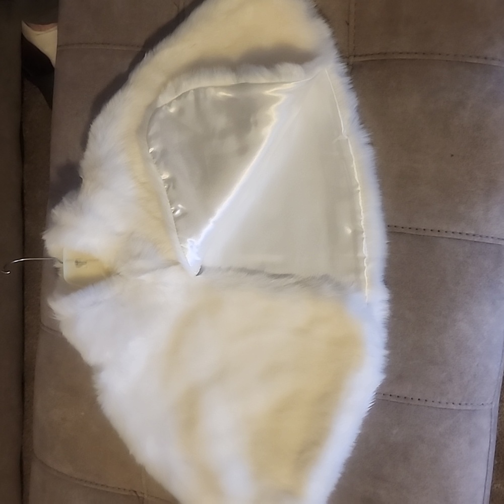 M/L kids furry shall
